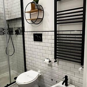 Family Private Bathroom Twin Room